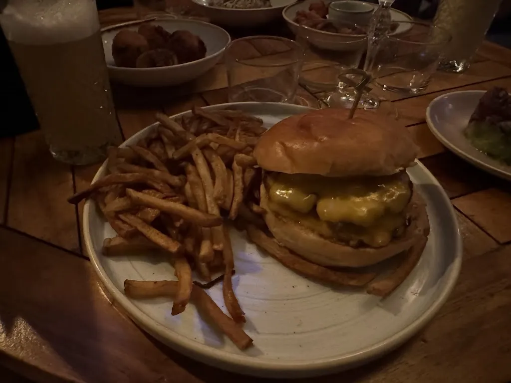 Célia Pezeron_La Dérive_Mimizan_review