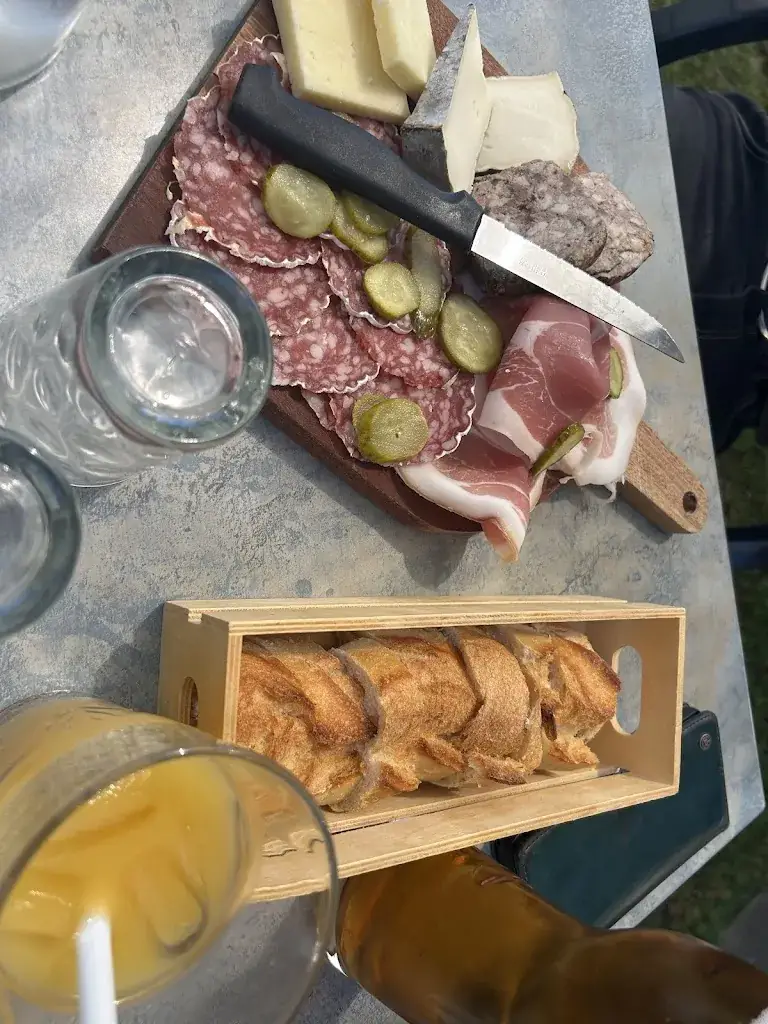 ESTELLE VIGIER_Restaurant Le Bistrot Gourmand Outre Val_Julien_review