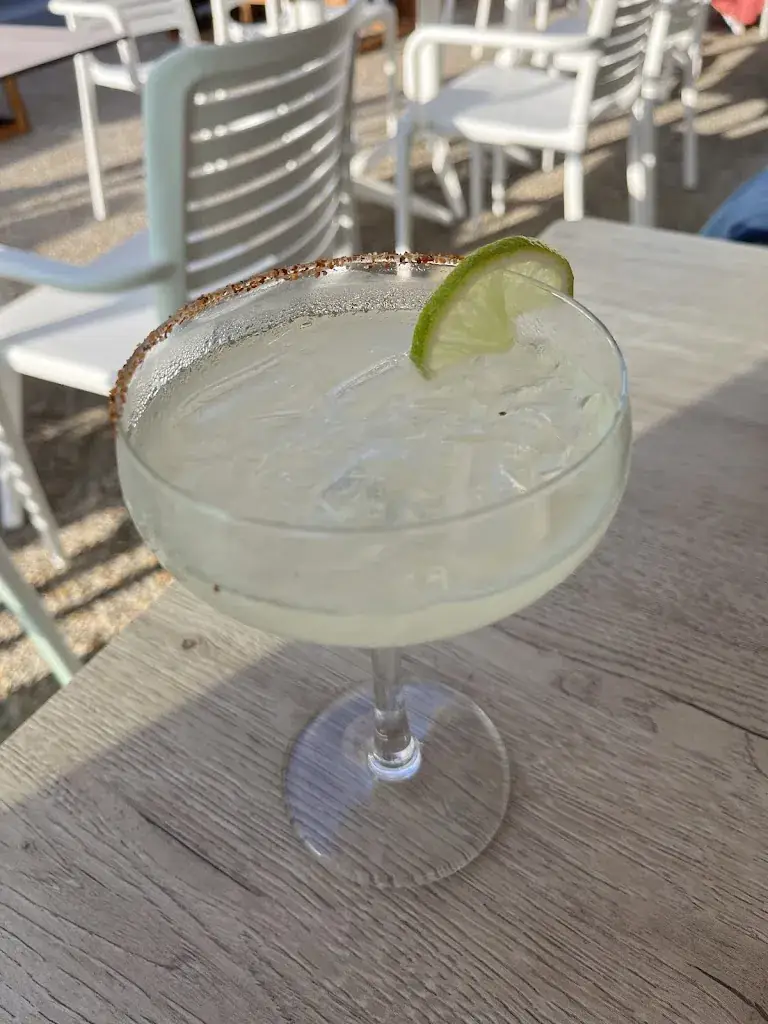 Sara Whitestone_Crudo_Mimizan_review