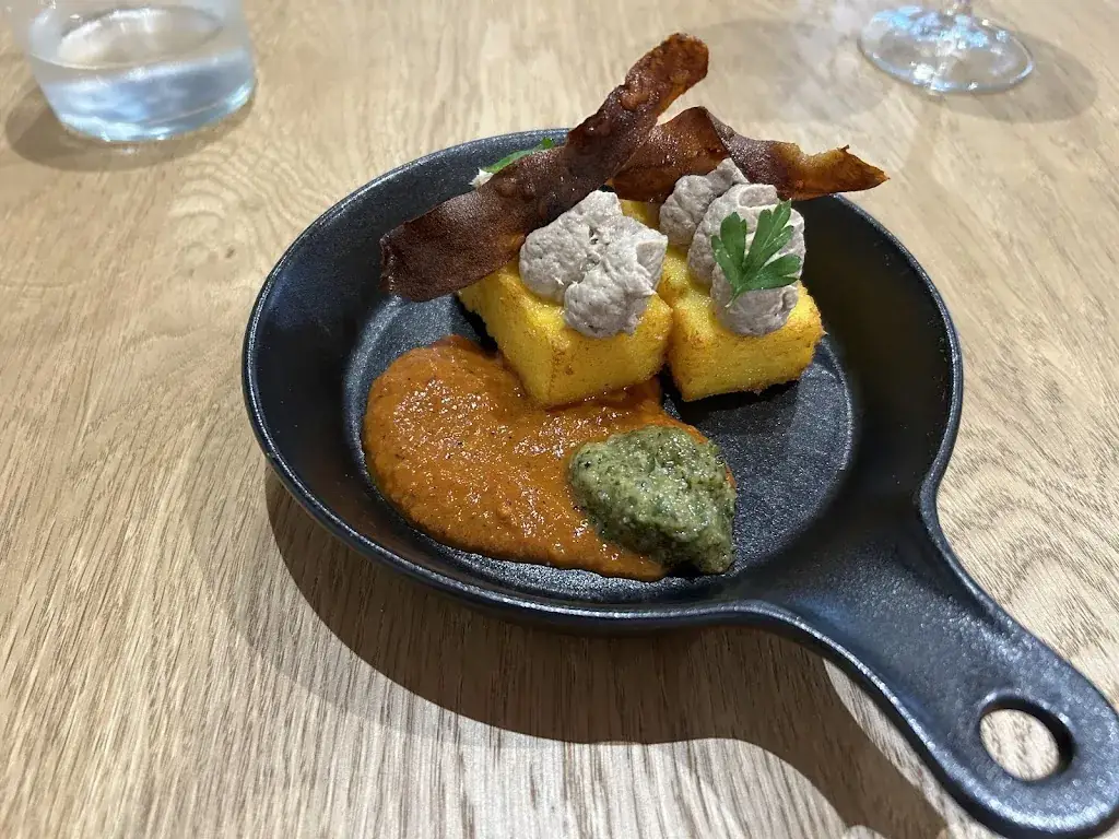 Kay Gladen_PAVILLON NOIR X TAVERN_Mimizan_review