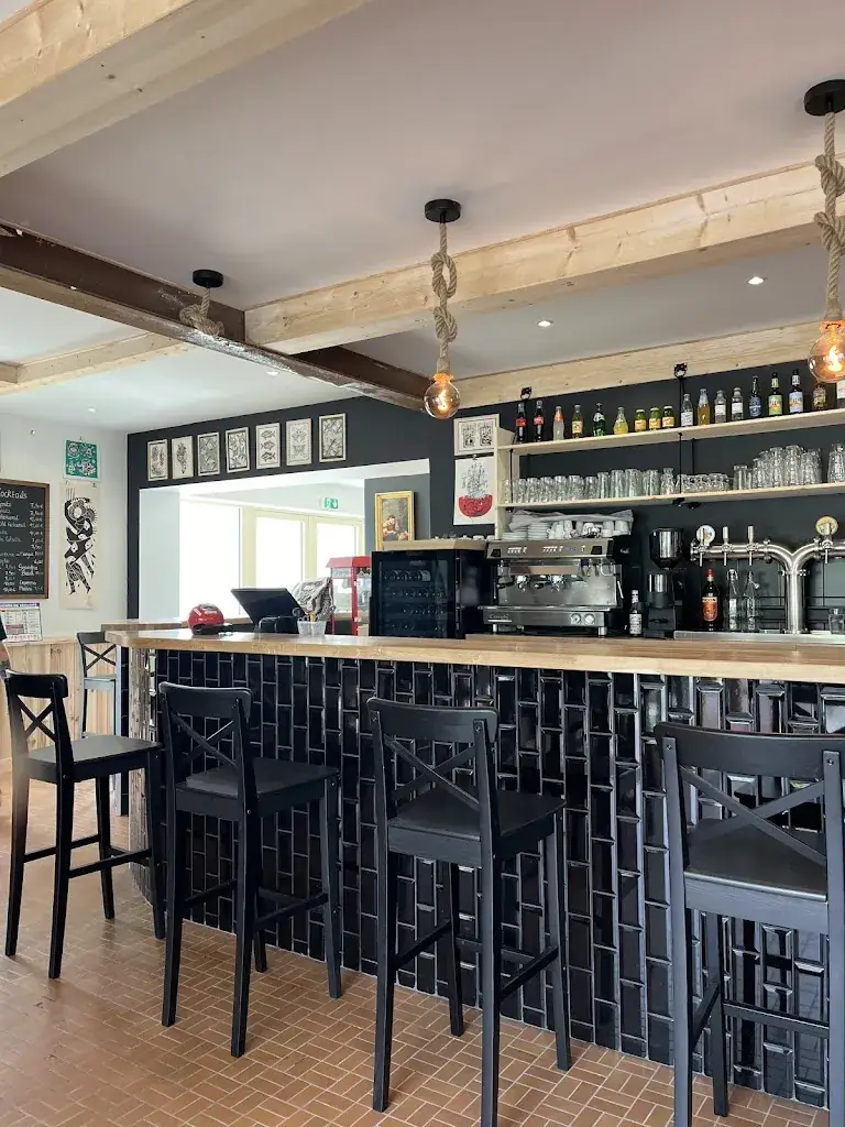 PAVILLON NOIR X TAVERN_Mimizan_slider_image_3