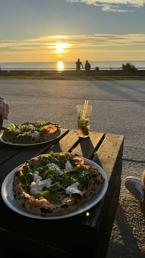 Lena Fox_Chez Poggi_Mimizan_review