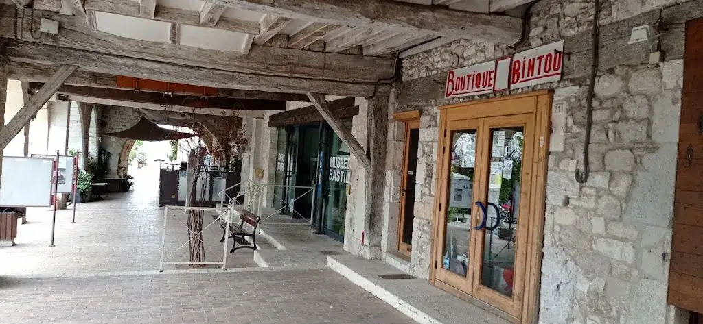 Terrasse des Arts'Cade restaurant à Monflanquin