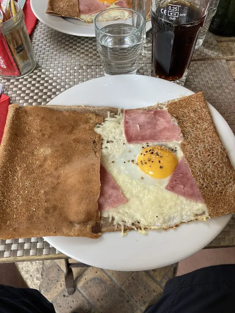 Adam Duckett_La Bastide_Monflanquin_review