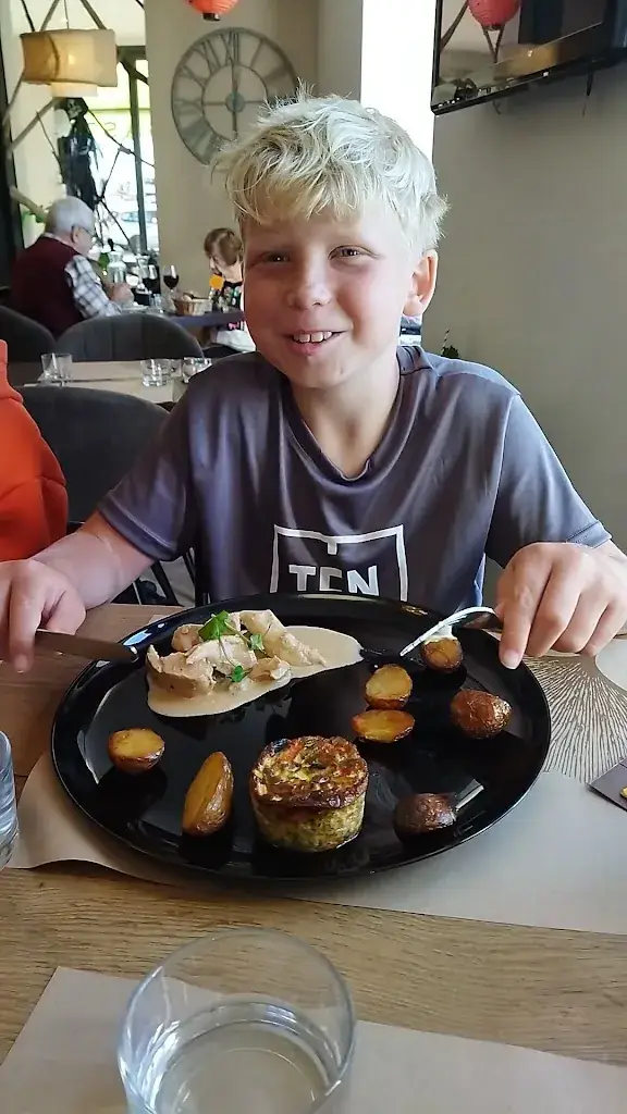 Logis Hôtel la Bastide des Oliviers restaurant à Monflanquin