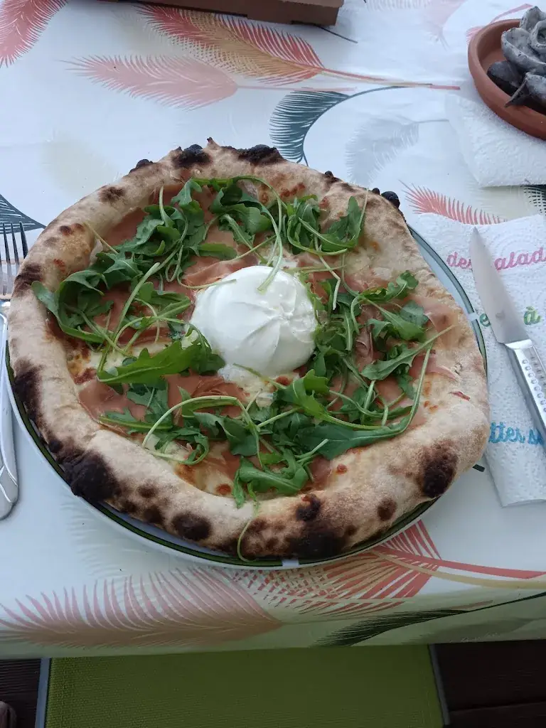 Emporium_Monsempron-Libos_slider_image_3