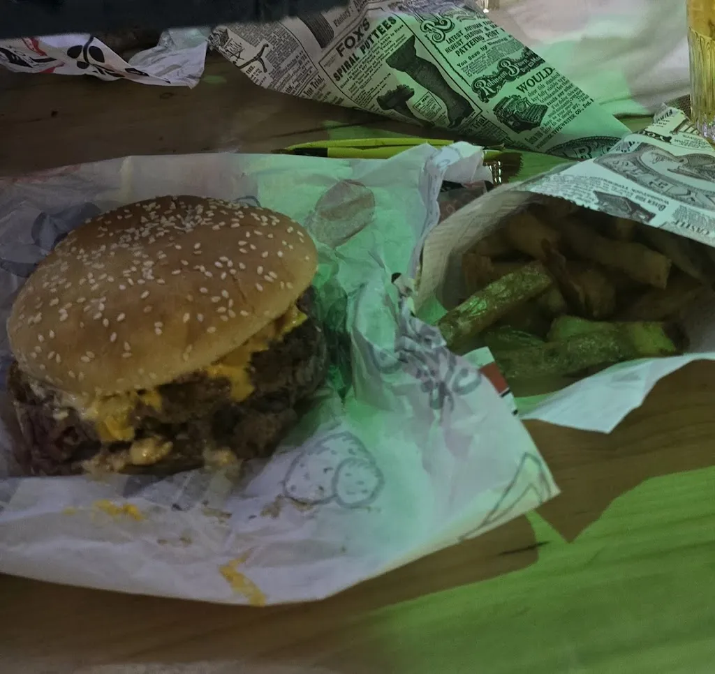 Yann Bernon_L'Antre-Deux_Monségur_review