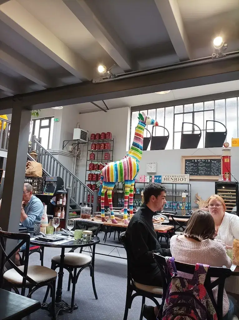 isabelle villair_Le thé de Clarisse_Mont-de-Marsan_review