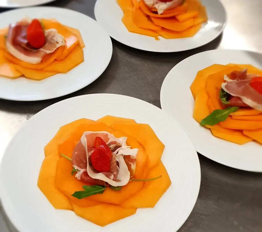 Aux Caprices_Montbron_slider_image_2