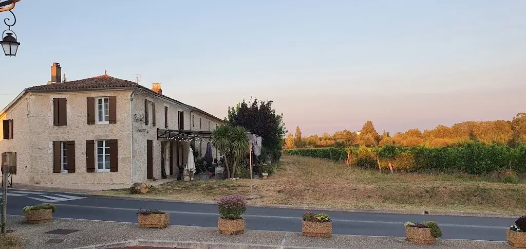 Dominique P._Bucket's Auberge Inn_Montazeau_Bewertung