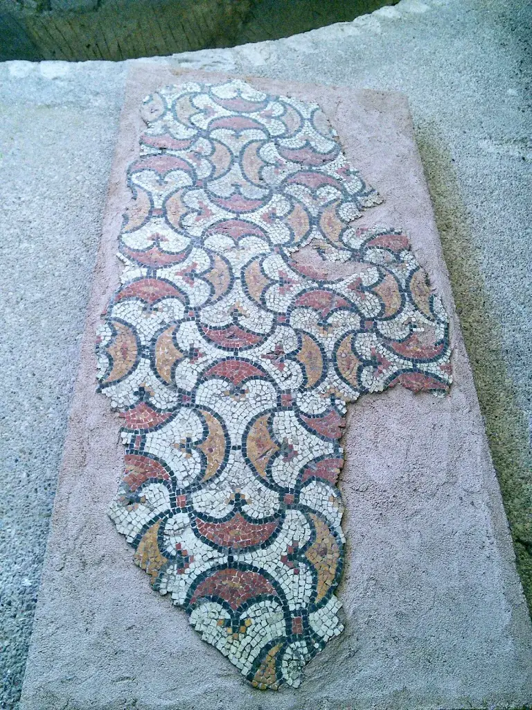 Nicholas Kinder_Archaeological site of Montcaret_Montcaret_review