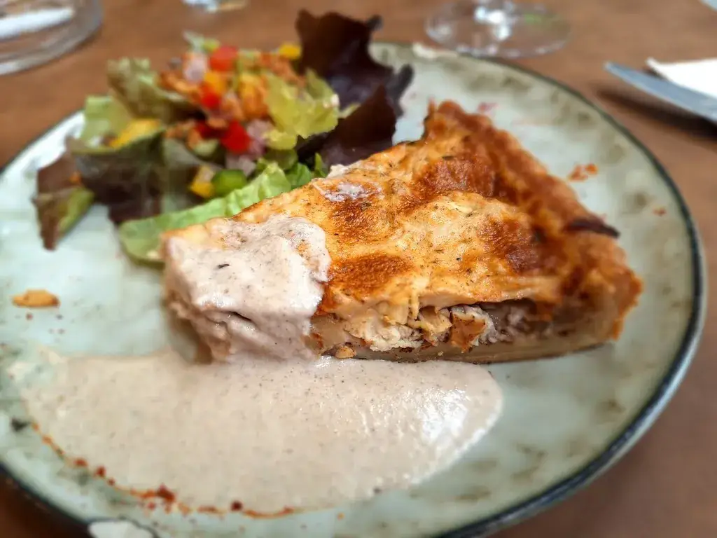 Barrie Simpson_AUBERGE DES LACS BLEUS_Clérac_review