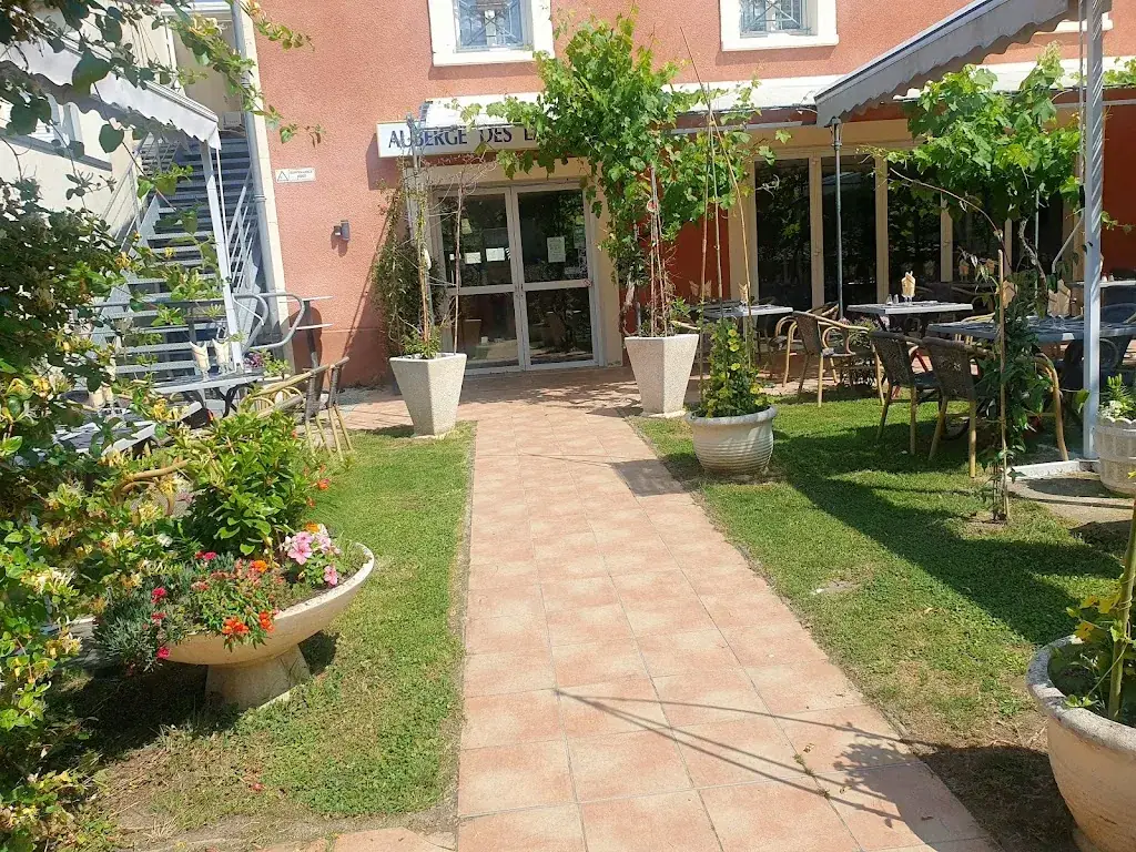 AUBERGE DES LACS BLEUS restaurant à Clérac