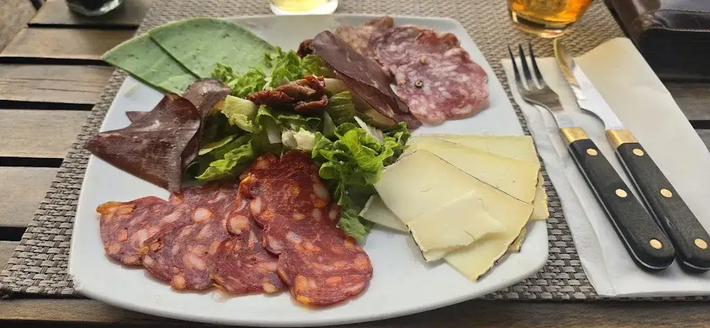 CHAI VOUS BAR à VINS RESTAURANT_Montendre_slider_image_3