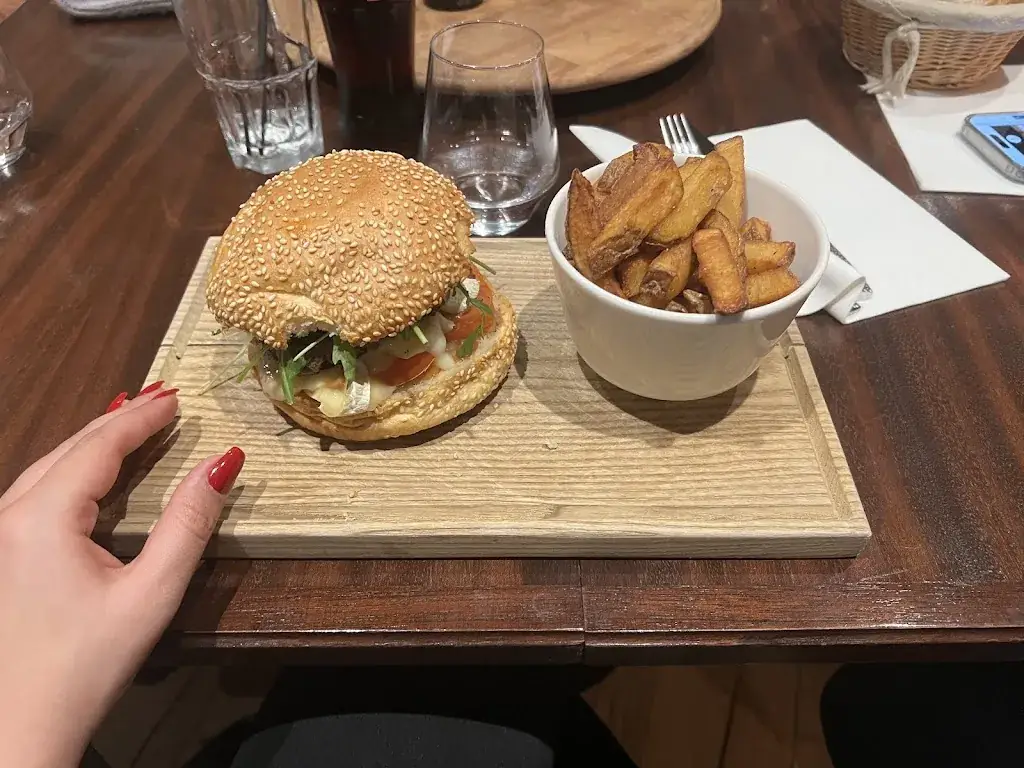 Cynthia Daoud_LE FREKA_Clusaz_review