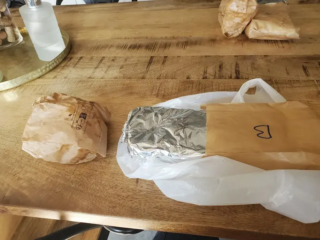 Tony Guitt's_LE TIAM FAST FOOD _Montmoreau_review