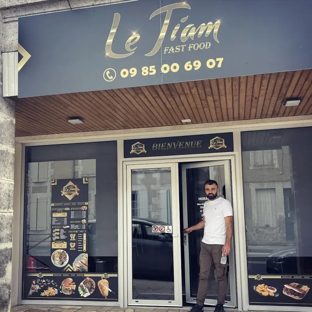 LE TIAM FAST FOOD (KEBAB) restaurant à Montmoreau