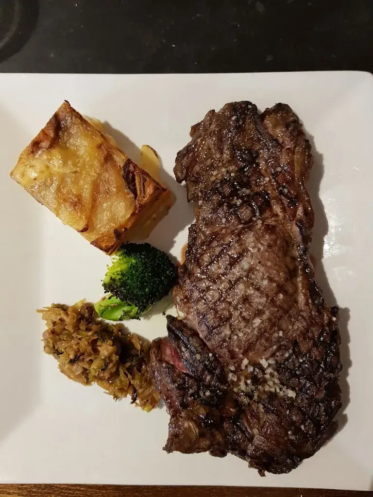 JohnW NZ_LE BISTROT DES HALLES_Montboyer_review