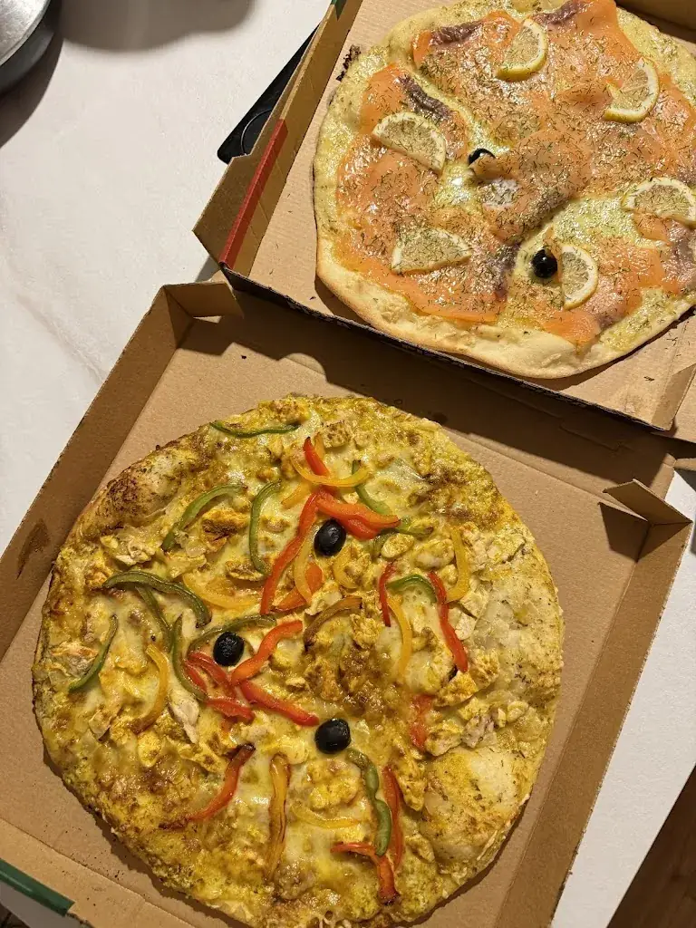 LA PIZZERIA_Montussan_slider_image_3