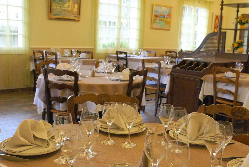 Hôtel Le Bourgneuf_Morlaàs_slider_image_2