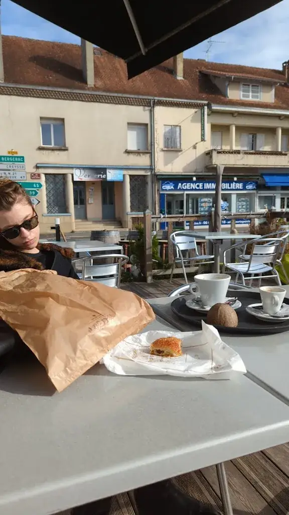 Peter Hartree_Au Bon Coin Mouleydier_Mouleydier_review