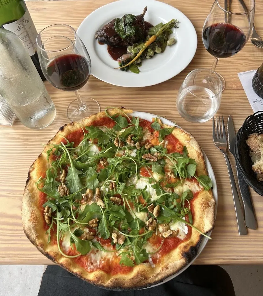 Chris Cox_Aux Berges de la Vézère_Montignac-Lascaux_review