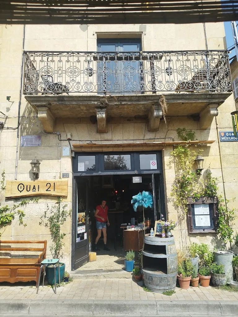 Edwin B. Flavin_Quai 21_Montignac-Lascaux_review