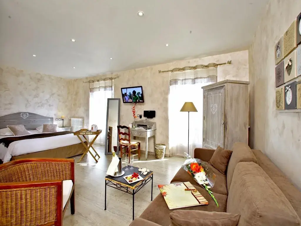 Logis Hôtel le Lascaux_Montignac-Lascaux_slider_image_1