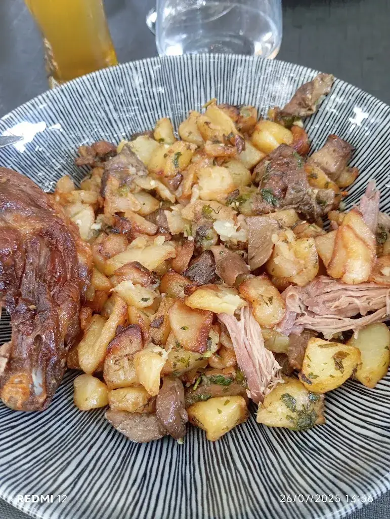 Restaurant de la Poste_Saint-Léon-sur-Vézère_slider_image_3