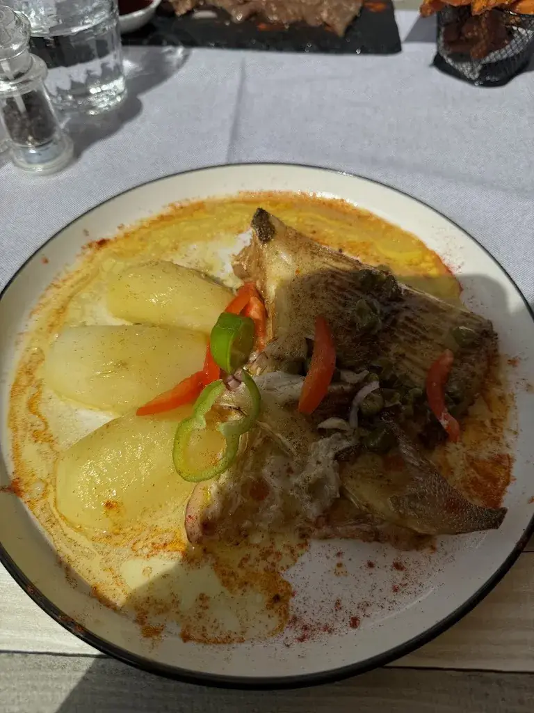 Jo Davies_MornaCosy_Mornac-sur-Seudre_review