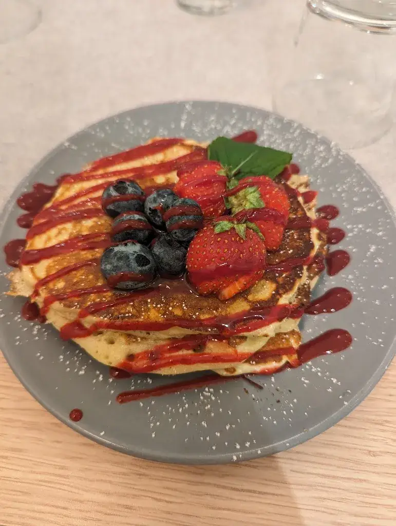 Adam Dutton_MornaCosy_Mornac-sur-Seudre_review