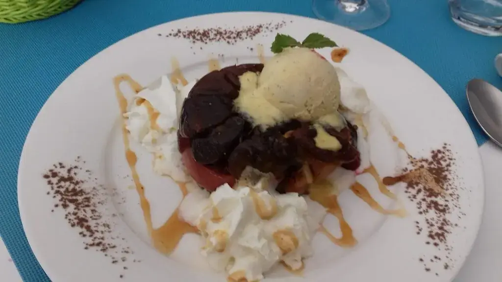 Debbie Newman_Le Marais_Mornac-sur-Seudre_review