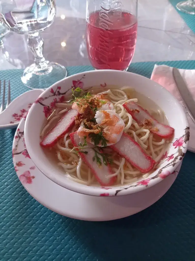 Sly Cat_Minh-Phuong_Mourenx_review