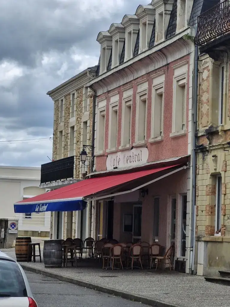 Olivier Maurin_Le Central Mugron_Mugron_review