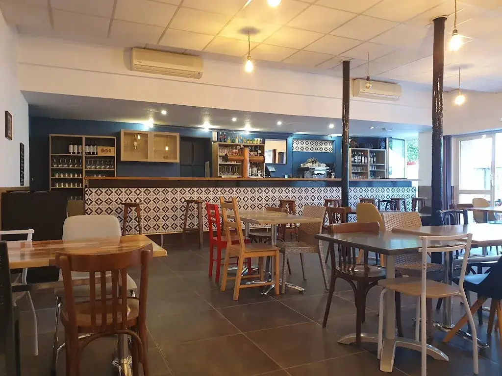 Le Central Mugron restaurant in Mugron