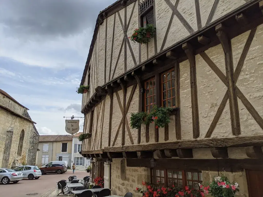 Ellen Midgley_Auberge Saint Jean_Nanteuil-en-Vallée_Bewertung