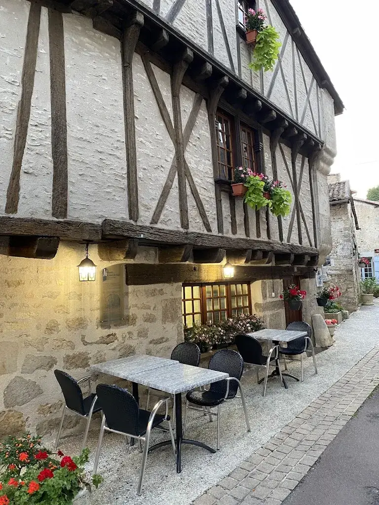 Auberge Saint Jean_Nanteuil-en-Vallée_slider_image_3