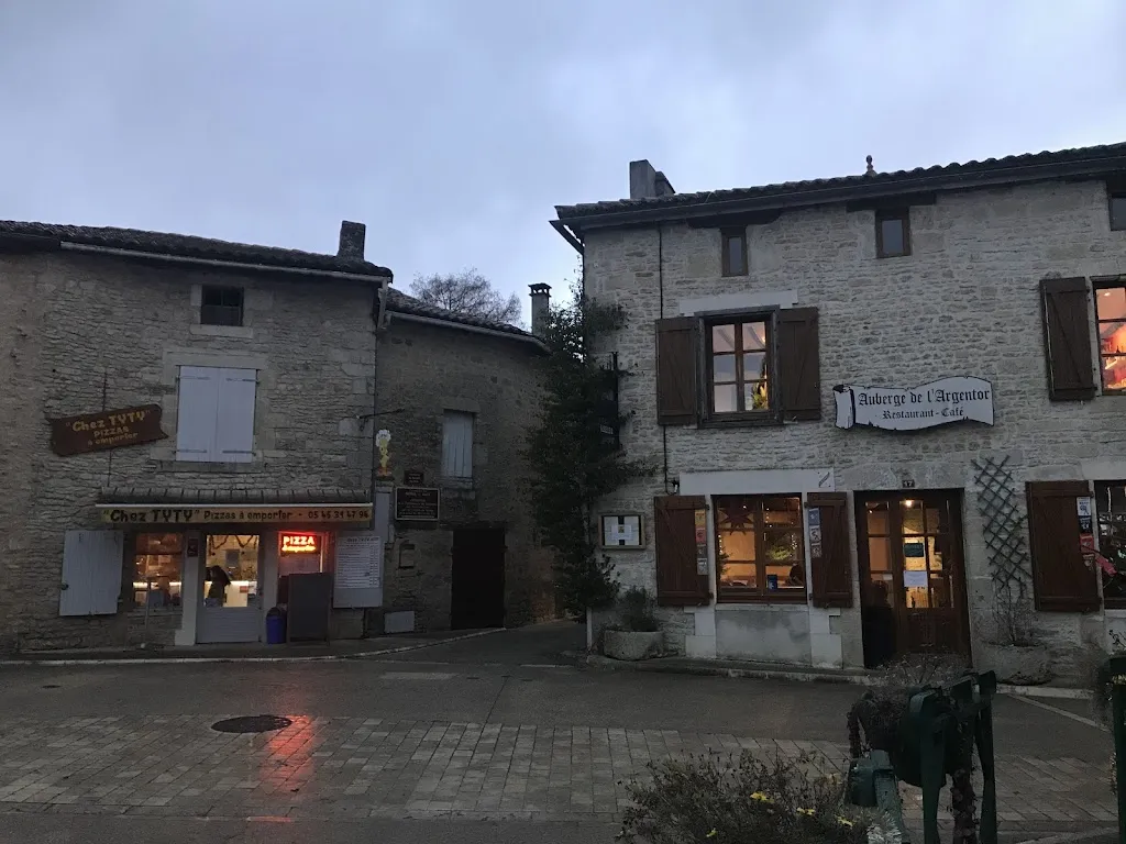 Chez Tyty ristorante a Nanteuil-en-Vallée