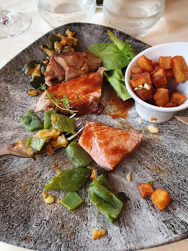 Restaurant La Tour Galante_Sault-de-Navailles_slider_image_2