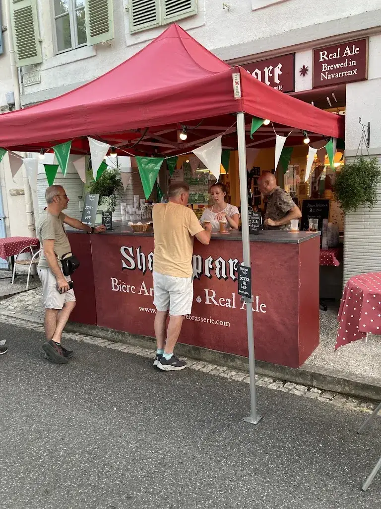 Alastair STEPHEN _Shakespeare Brasserie and cafe_Navarrenx_review