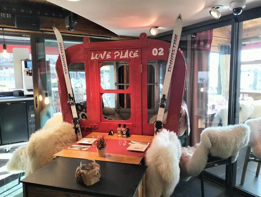 LES RHODOS _Clusaz_slider_image_3