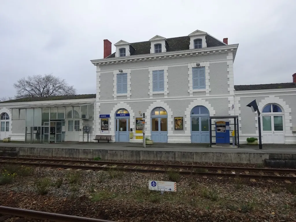 Gare De Mussidan restaurant in Mussidan