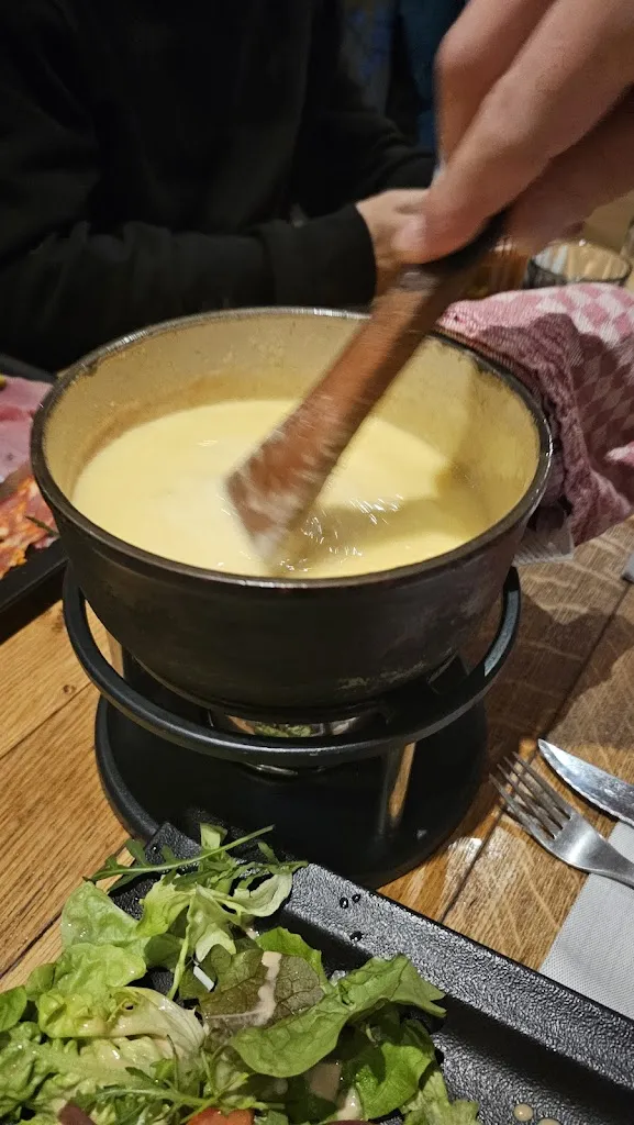 Zsar San_L'Outa_Clusaz_review