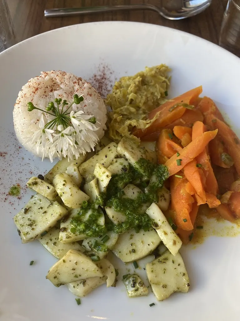 stephanie L_Chez Les Filles - Restaurant Saintes_Saintes_review