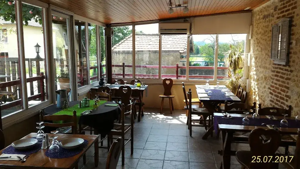 Le Kayola restaurant in Neuvic