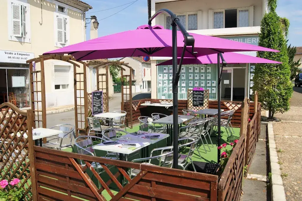 Pizzéria Le Bouchon restaurant in Neuvic