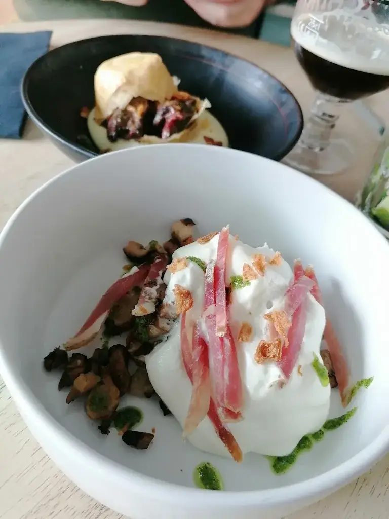 Laurine Barat_La muse bouche_Sanilhac_review