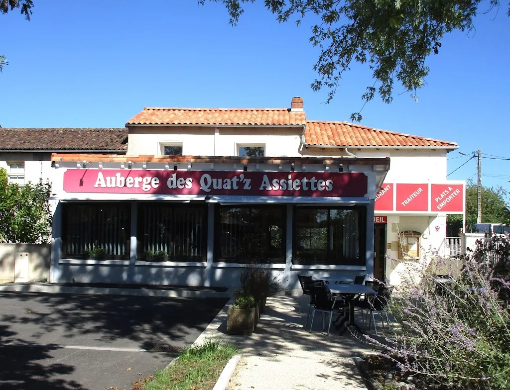 Les Quat'z Assiettes restaurant in Smarves