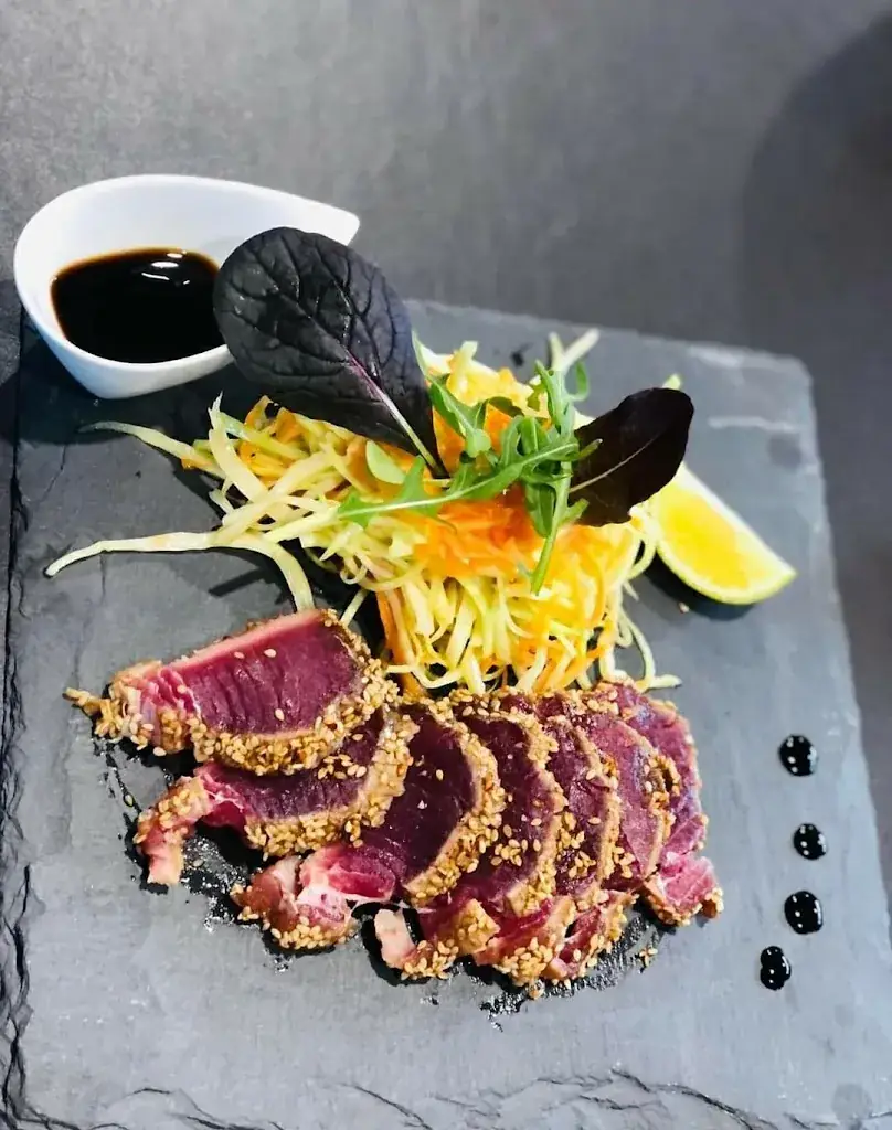 L Univers_Soumoulou_slider_image_2