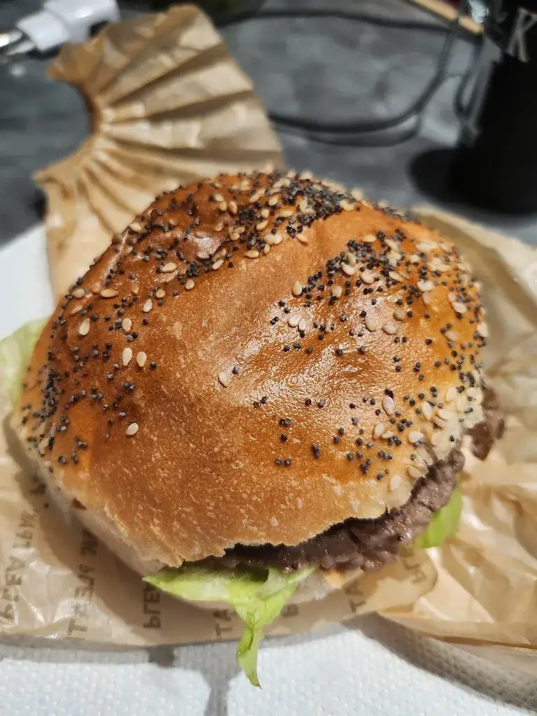 Severine Life_Brooklyn Burgers n' Pizzas_Nousty_review